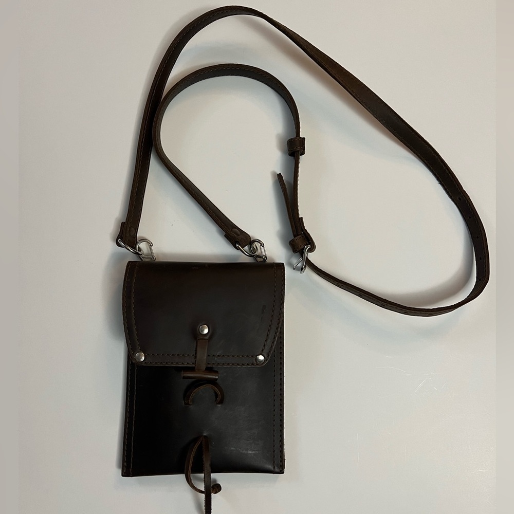 Rare saddleback leather pouch dark leather brown